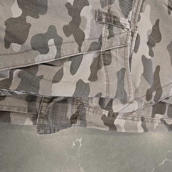 Wrangler Camouflage Cargo Shorts - Picture 3 of 8
